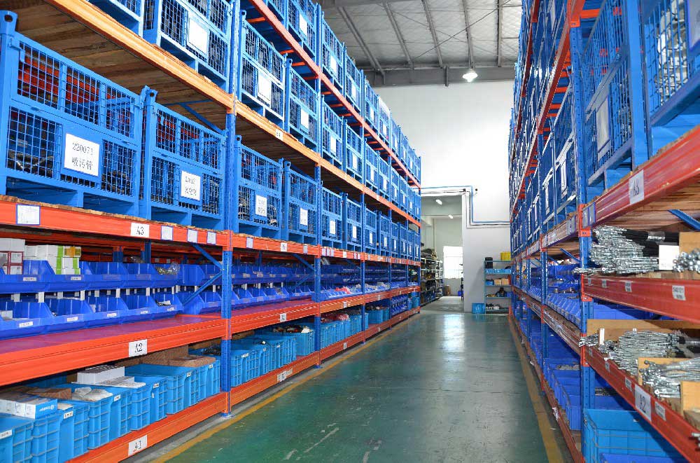 倉(cāng)庫(kù)一角