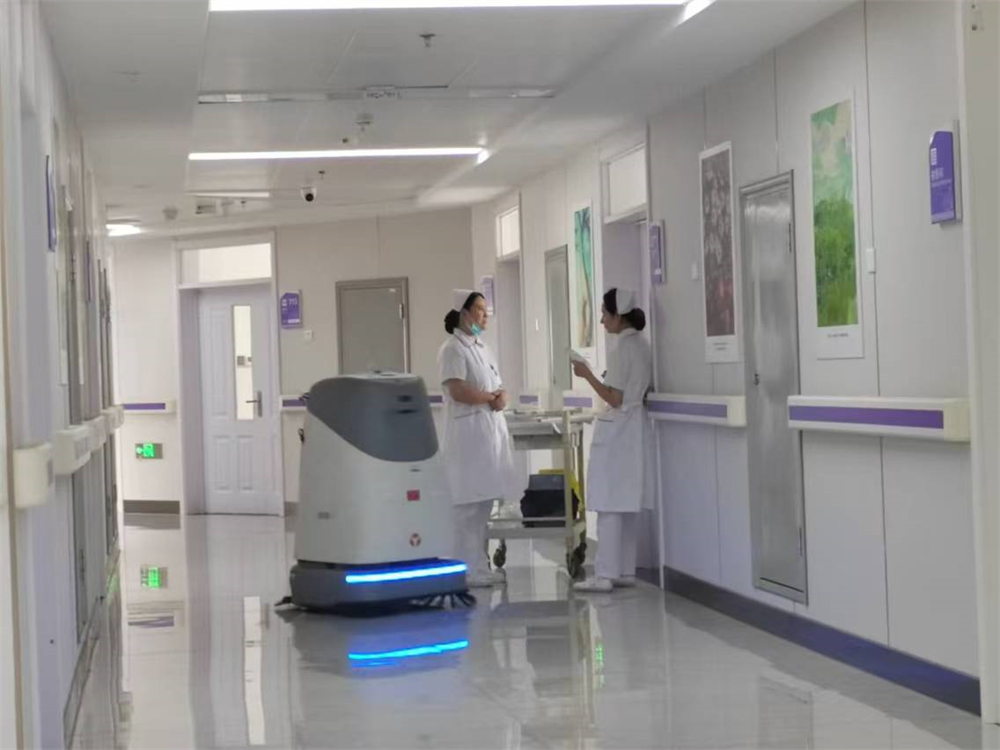 大連某醫(yī)院引入皓瑞潔清潔機(jī)器人助力醫(yī)院衛(wèi)生清掃